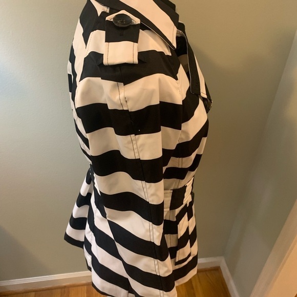 Cynthia Rowley trench striped coat, size M - Picture 6 of 7